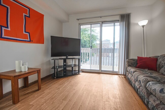 Building Photo - 48 E John St