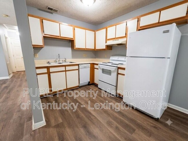 Building Photo - 1034 Marshall Park Dr