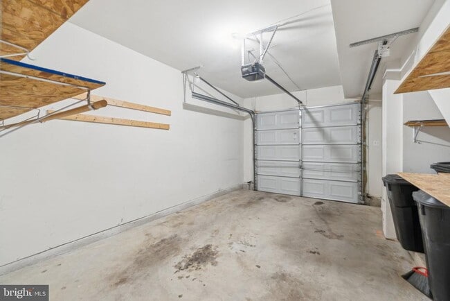 Building Photo - 5611 Hartfield Ave