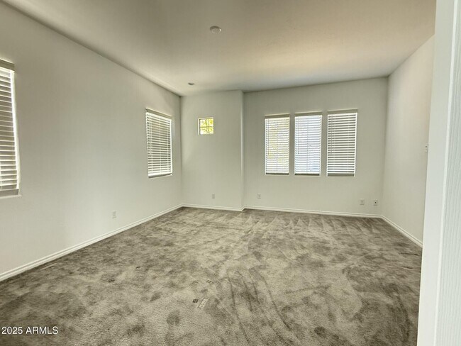 Building Photo - 479 E Watermelon Ln