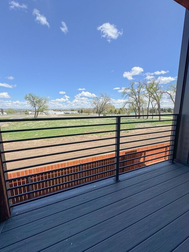 Building Photo - Pet Friendly 2 bed/ 2 bath unit at Soldier Ridge!