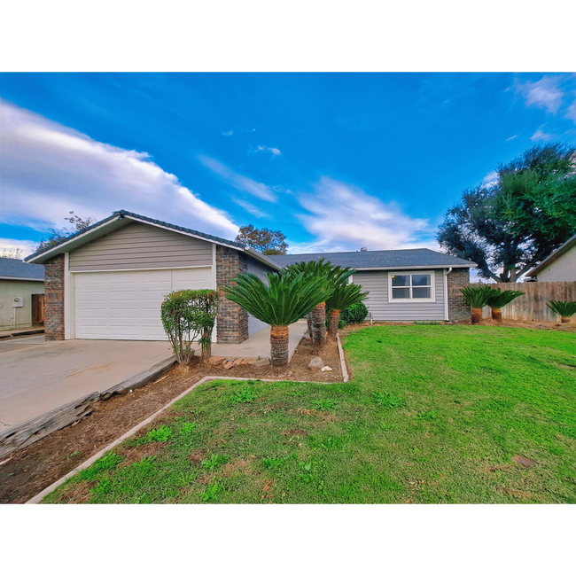 Building Photo - Single-Level Clovis Home with 3 Bedrooms, ...