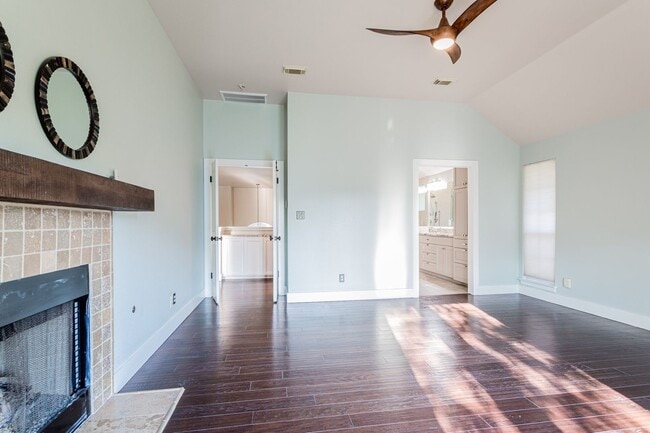 Building Photo - Gorgeous 4BR 2.5/BA Home with White Kitchen & Tree-Filled Yard