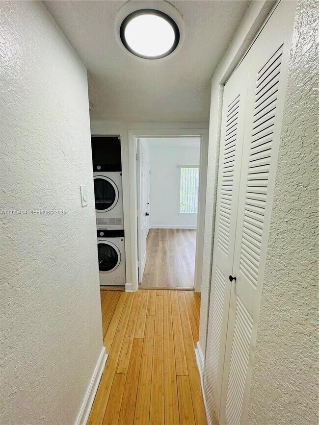 Building Photo - 350 84th St