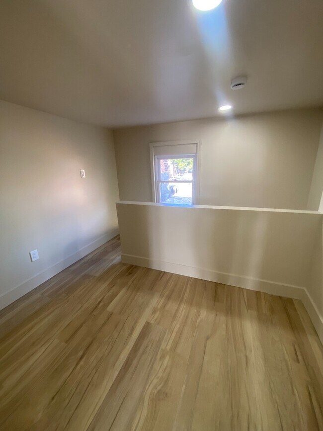 Building Photo - 2209 Shenandoah Ave