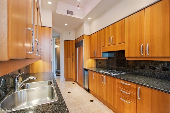 Building Photo - 2857 Paradise Rd