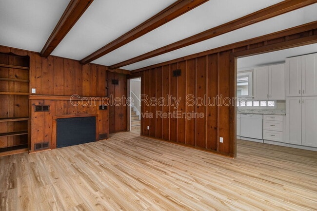 Building Photo - 1821 Korando Ave