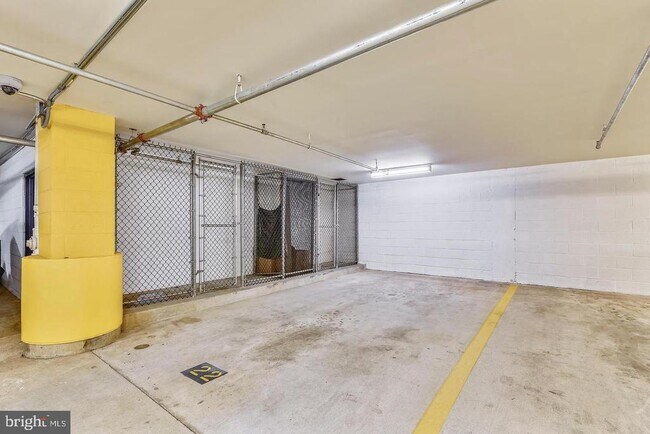 Building Photo - 11500 Fairway Dr