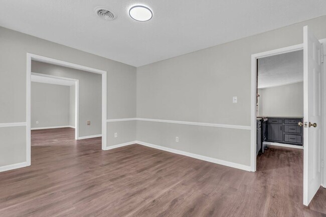 Building Photo - 1315 Ruffwood Rd