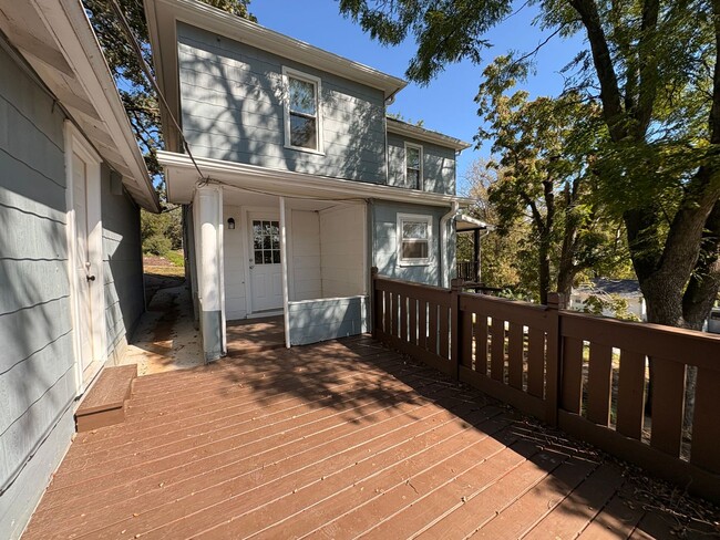 Building Photo - Large House Plattsmouth- with Garage