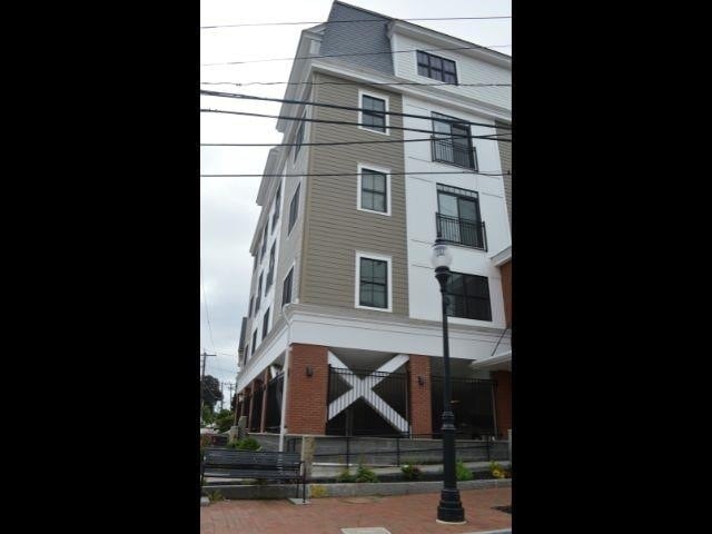 Building Photo - 2 Silver St