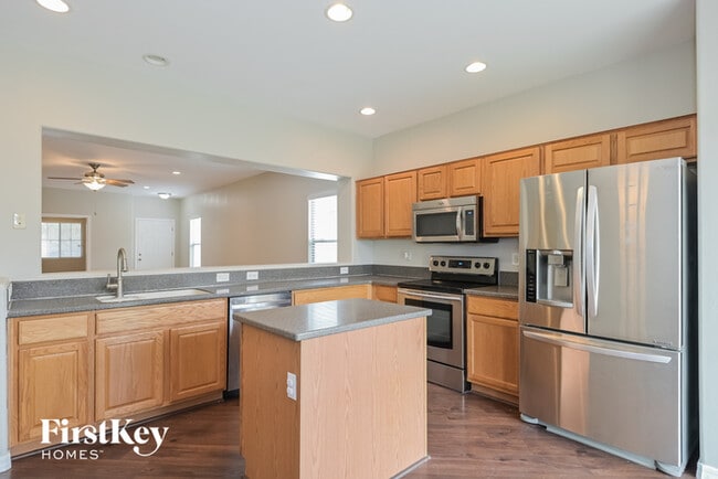 Building Photo - 9657 N Deimos Dr