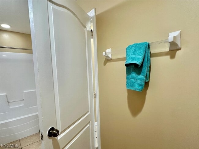 Building Photo - 2015 Xelda Ave N