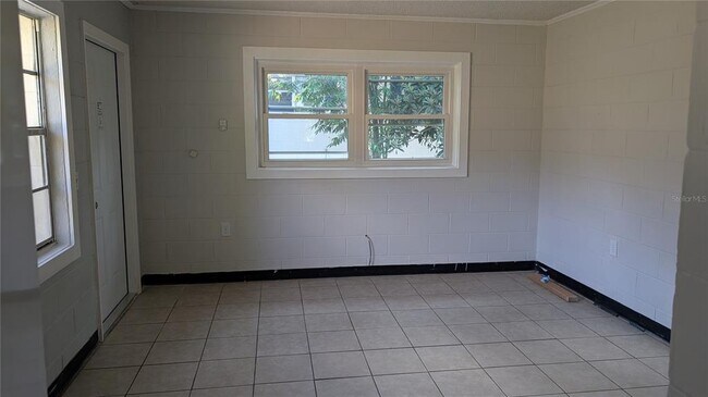 Building Photo - 738 E Minneola Ave