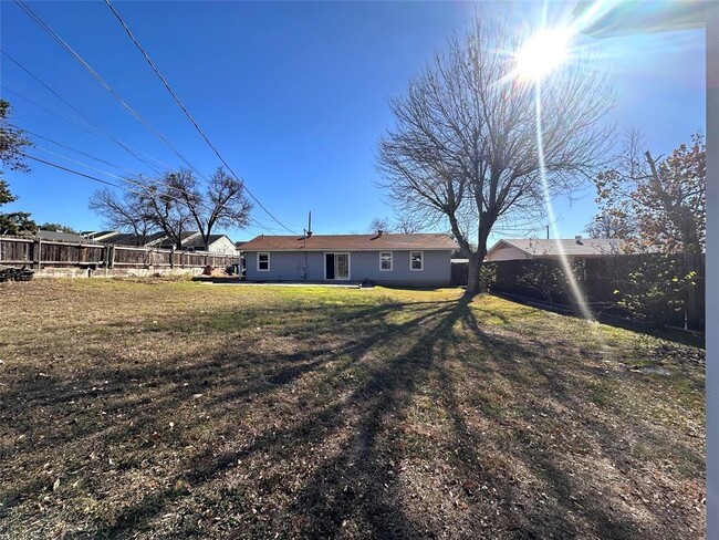 Building Photo - 2500 Biggs Dr