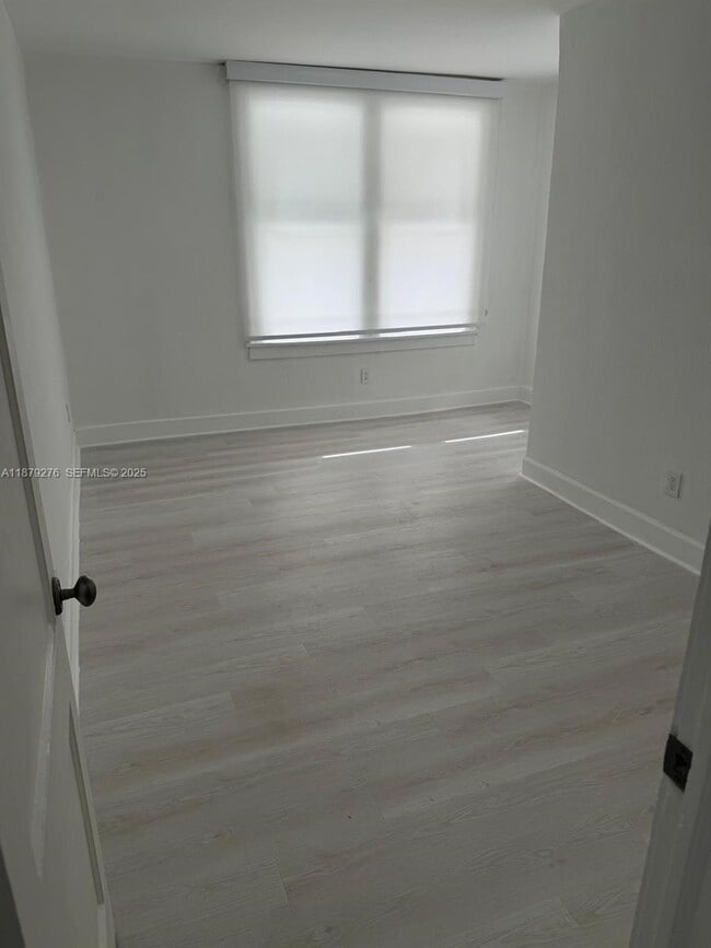 Building Photo - 177 NE 44th St