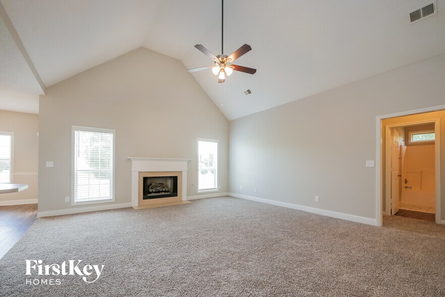 Building Photo - 117 Marshas Vineyard