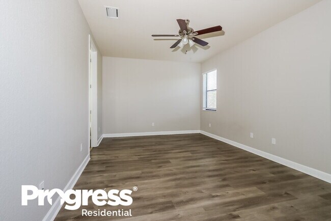 Building Photo - 3805 Aspen Leaf Dr