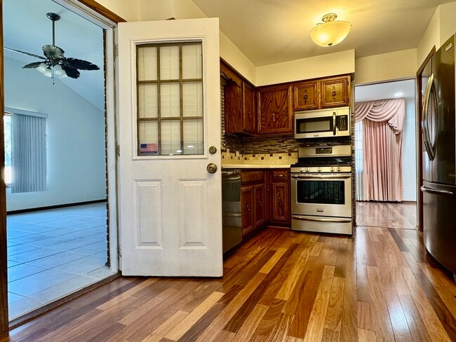 Building Photo - 8548 Bethany Ln