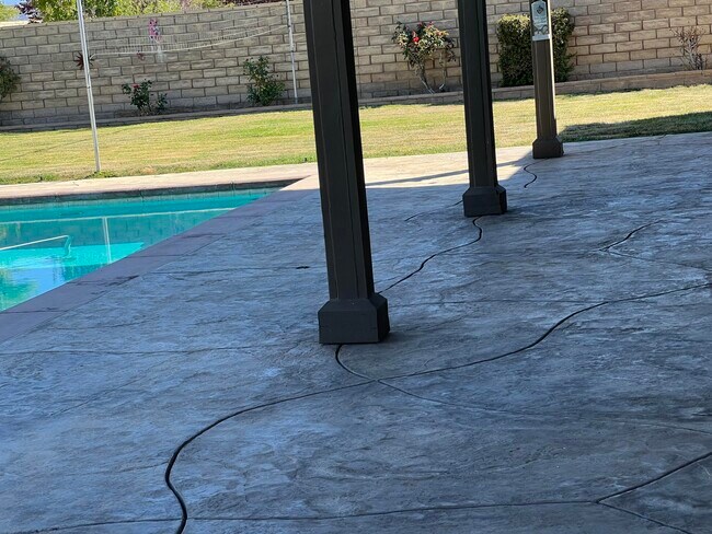 Building Photo - 41530 Yew St