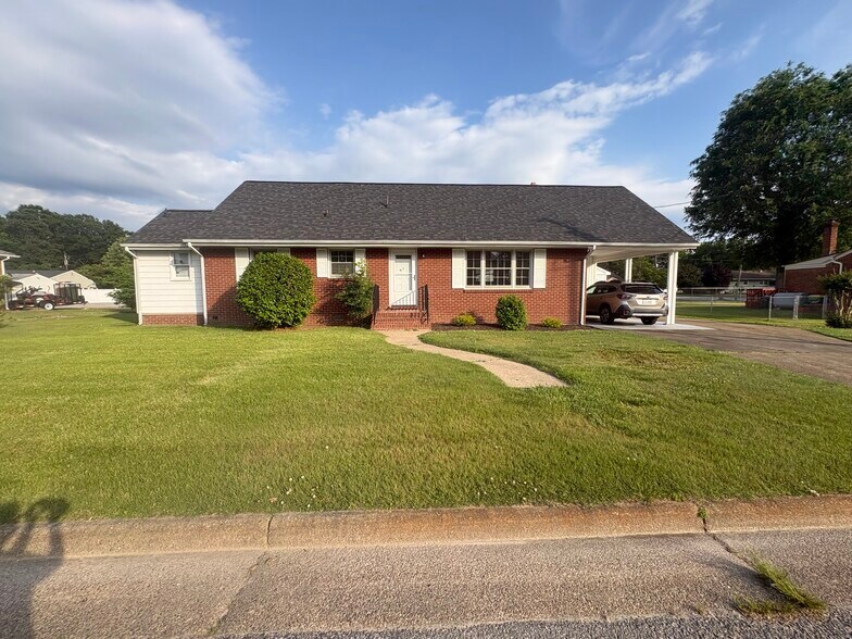 Street Profile - 2904 Norfolk St