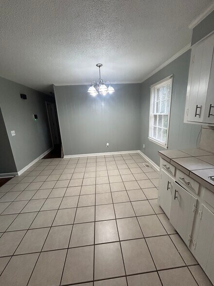 Primary Photo - 3010 Skylark Dr