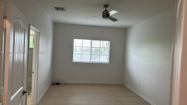 Building Photo - 3526 NW 29th Ct