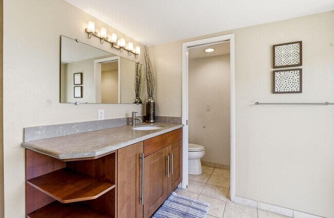 Building Photo - 8101 E Del Timbre Dr