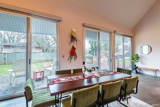 Building Photo - 612 N Kerry Dr