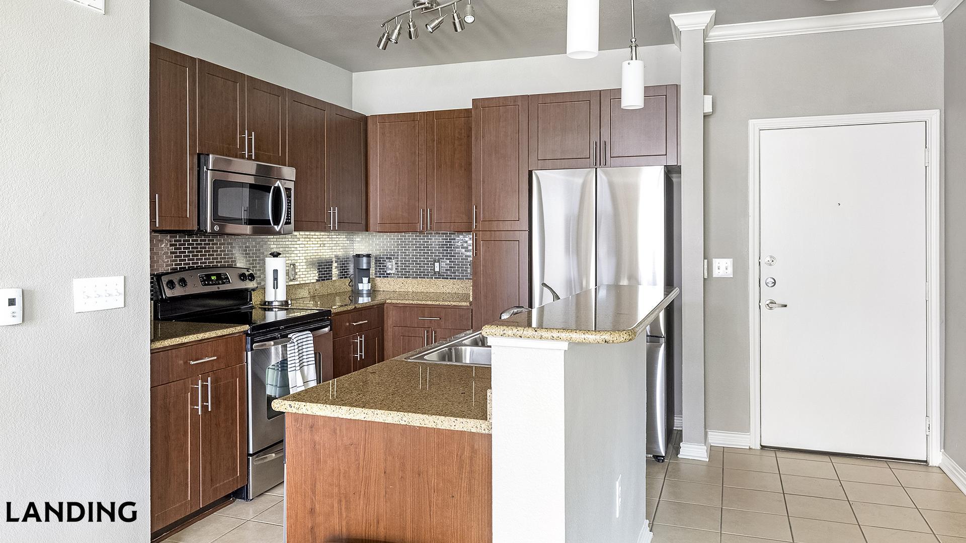 Building Photo - 15777 Quorum Dr