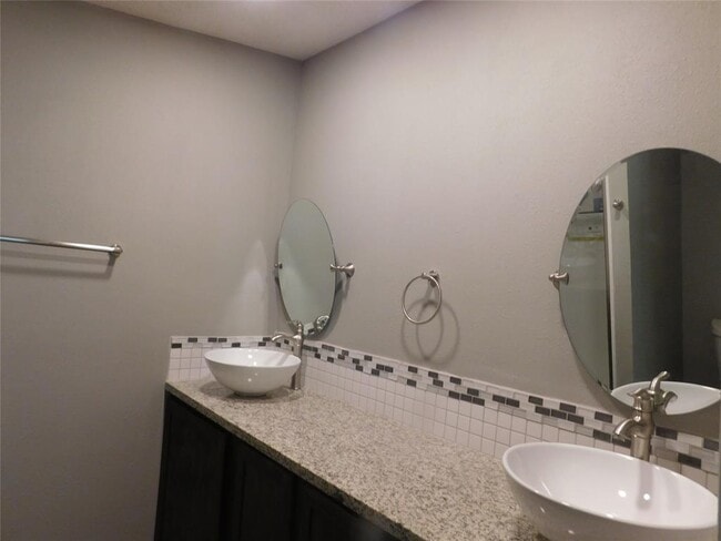 Building Photo - 21702 Island Lake Loop E