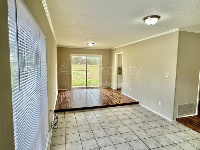 Building Photo - 523 Placid Dr