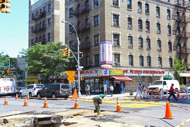 Building Photo - 4180 Broadway