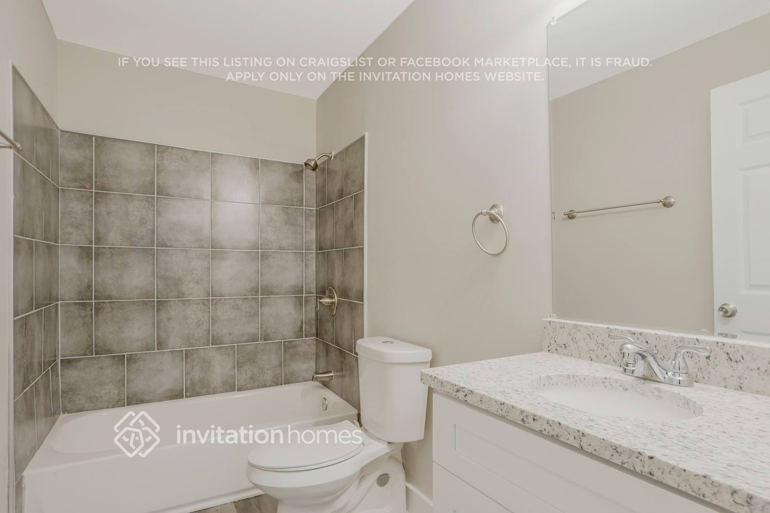 Building Photo - 212 Glenrose Cir SW