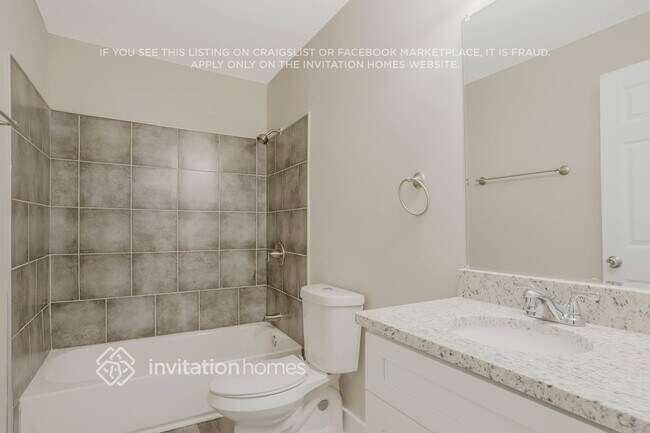 Building Photo - 212 Glenrose Cir SW