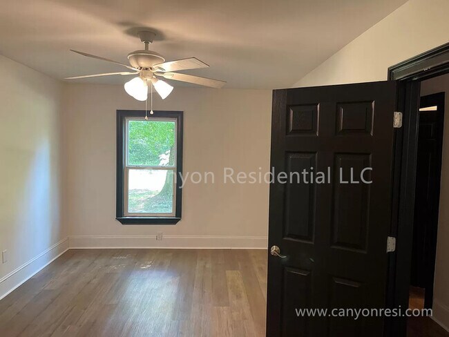 Building Photo - 1063 Givens Rd