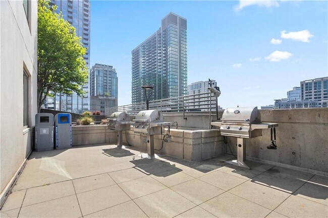 Building Photo - 860 Peachtree St NE