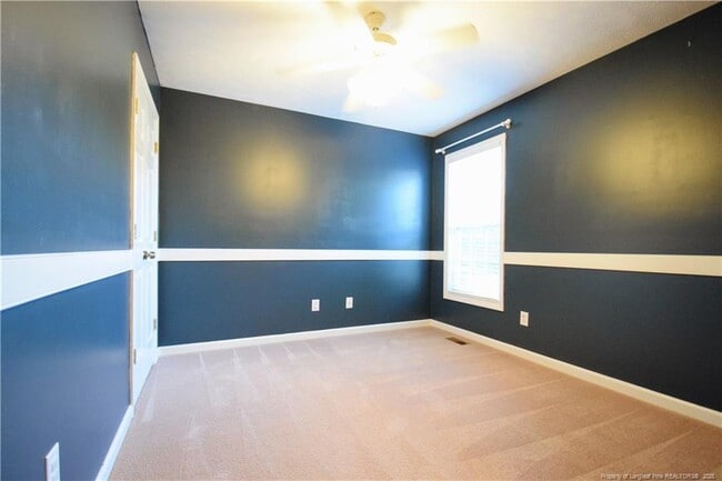 Building Photo - 42 Mayflower Ct
