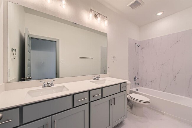 Building Photo - 33146 Willow Hts Ln