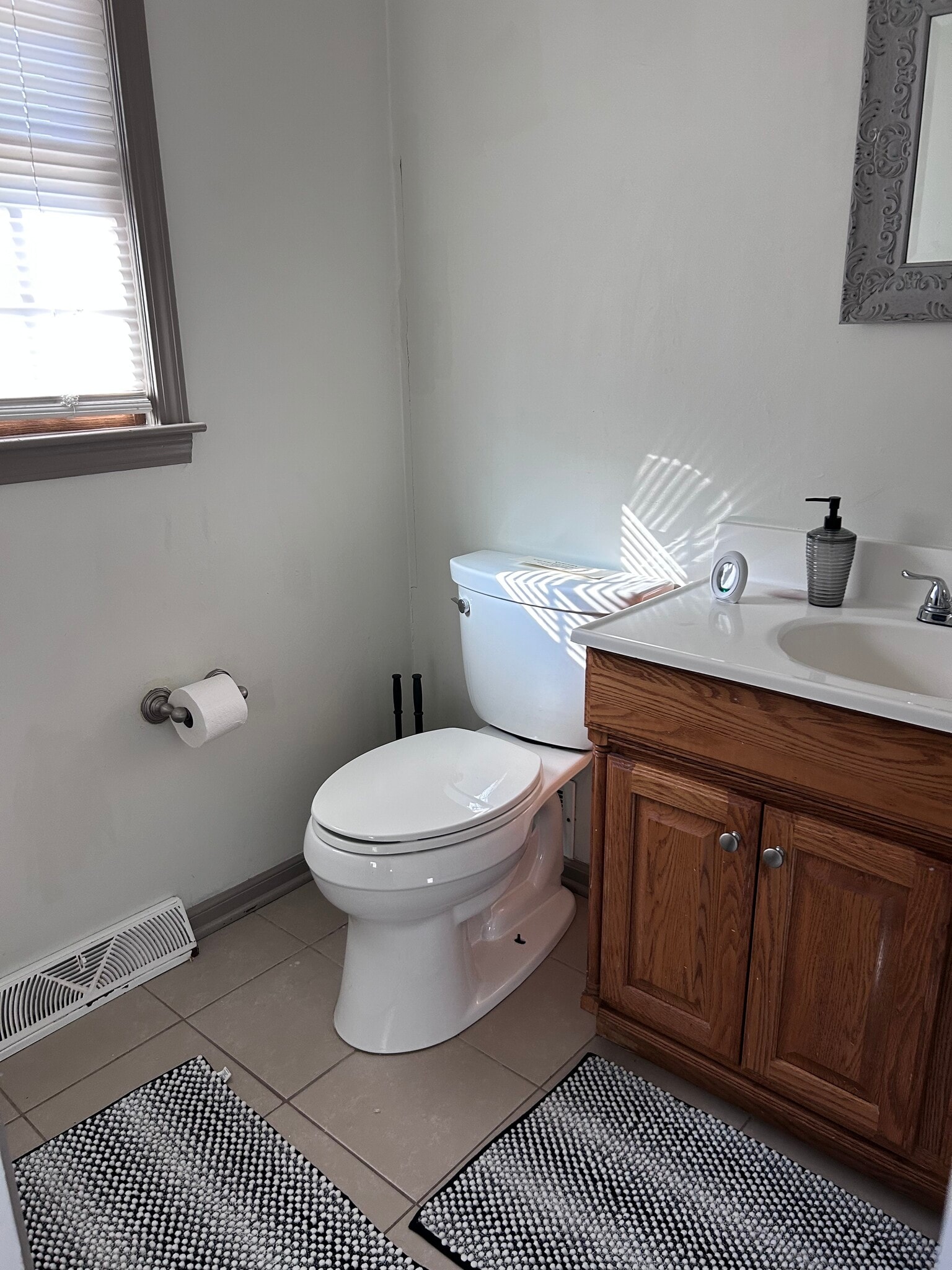 Building Photo - 1205 N Parker St