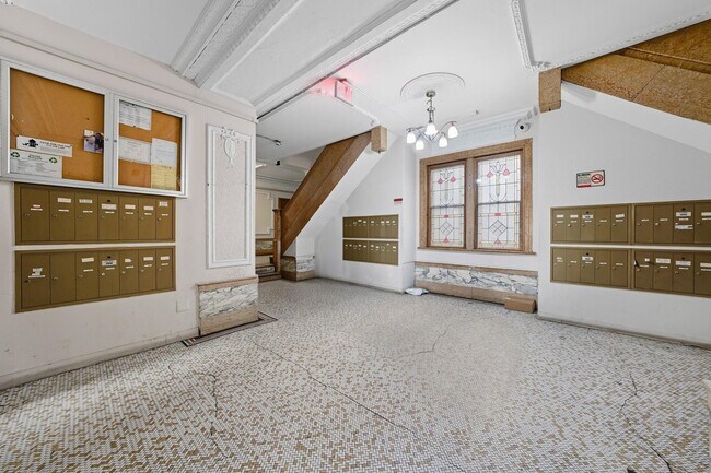 Building Photo - 429 Fairmount Ave