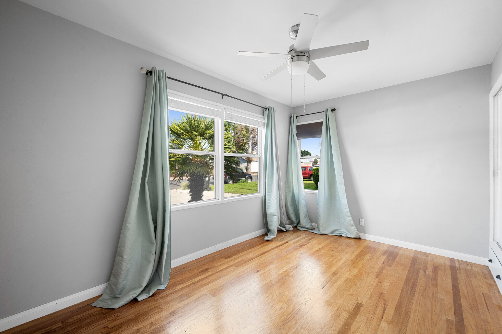 Building Photo - 16026 Valerio St