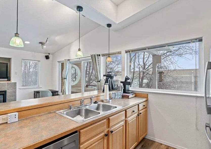 Building Photo - 540 Eyak Dr