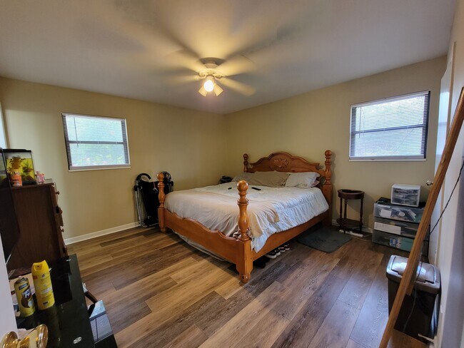 Building Photo - 2318 Vinkara Dr