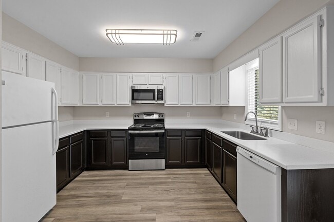 Building Photo - 4362 Hunters Club Dr