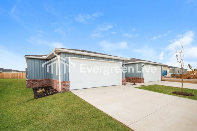 Building Photo - 6613 NW Kathleen St