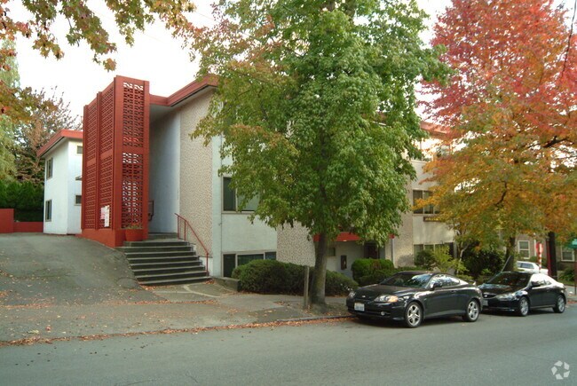 Building Photo - Thomas St