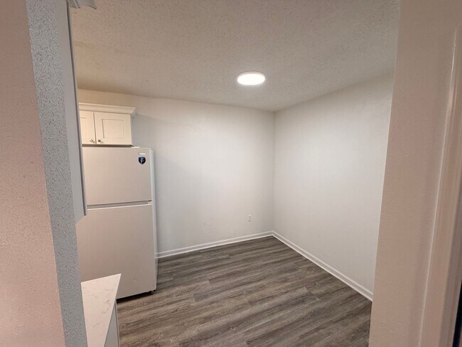 Building Photo - 109 Limoges St