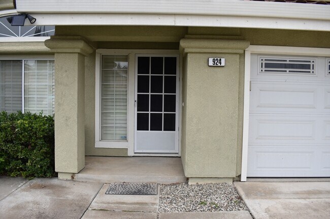 Building Photo - 924 Christy Ct