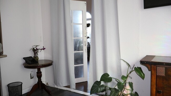 Building Photo - Modern 3 Bedroom 3 Bathroom Townhome in Imperial Beach.